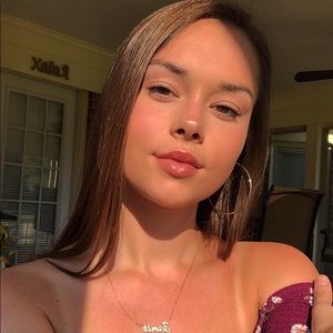 Meet your Posher, Mallory